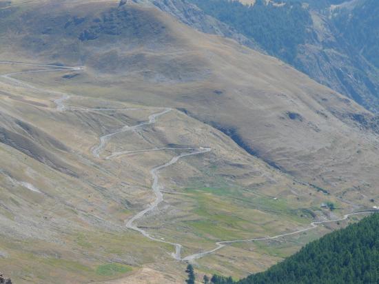 Les lacets de la Bonette côté St Etienne de Tinée