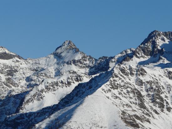 Le Ténibre  dans sa tenue hiver (haute Tinée)-06