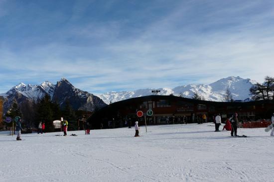 aire d' accueil Karellis