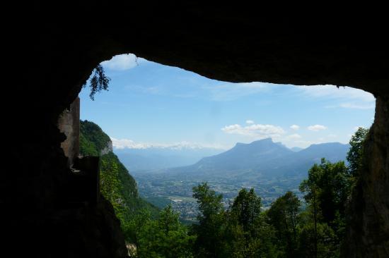 le Granier depuis la grotte à Caret (St Jean d' Arvey)