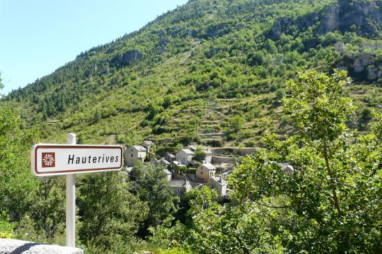 Le village de Hauterives (circuit vélo gorges du Tarn)