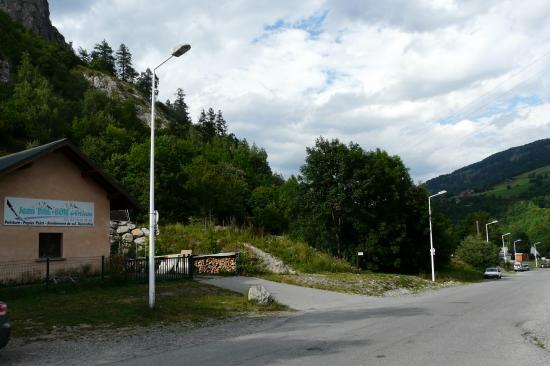 pancarte de départ de la via de Poingt Ravier à valloire - route parallèle