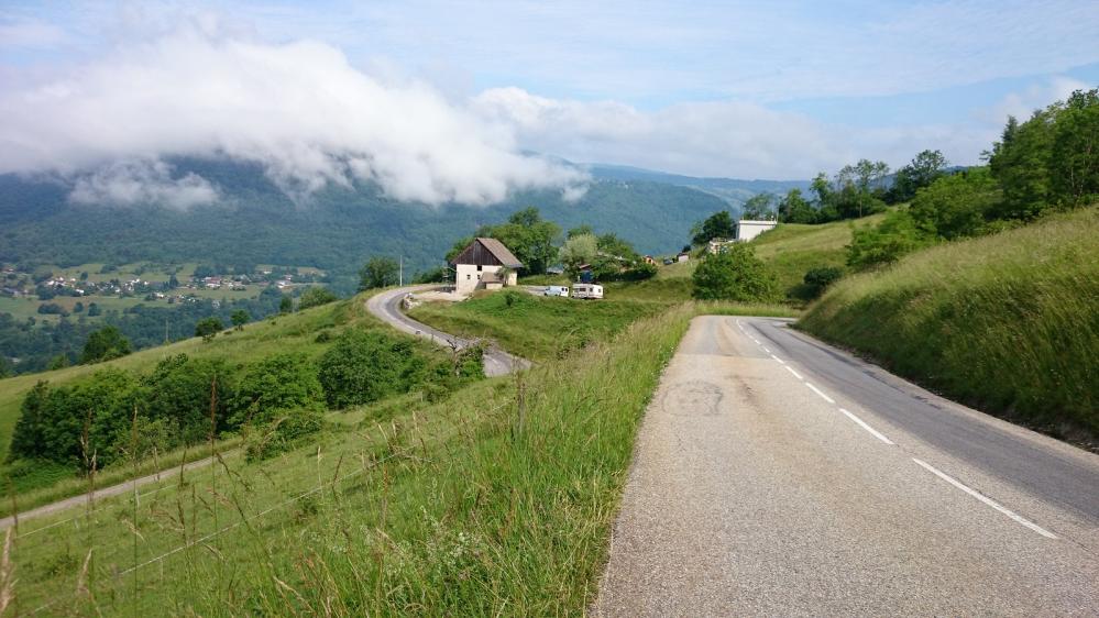 Descente du col des Près vers Thoiry