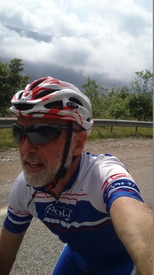 barbu et en plein effort dans la montée de Plainpalais