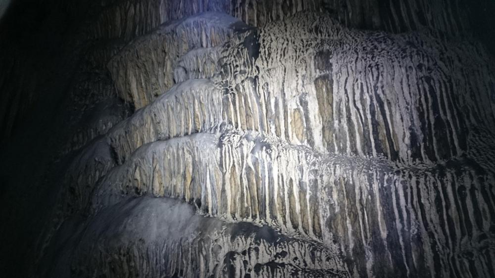 Grotte d' Anjeau, les concrétions sont assez belles !