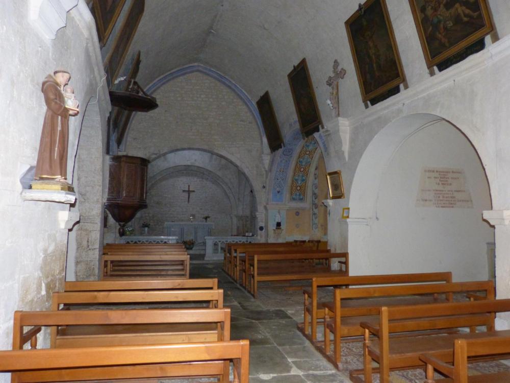Petite visite à l' intérieur de l' église de Monieux