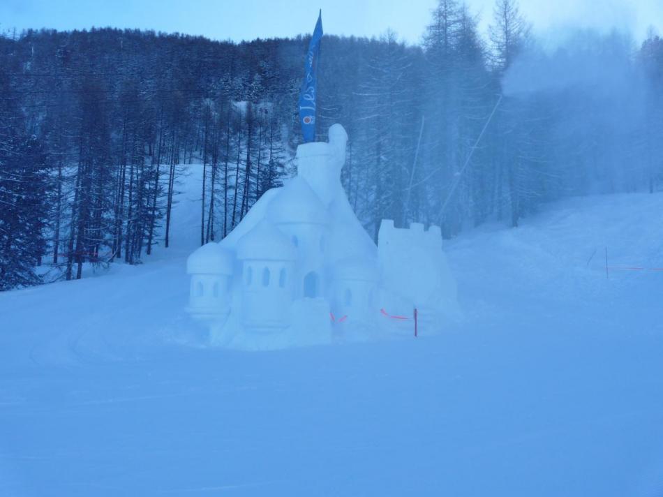 Les Orres, sculpture de glace !