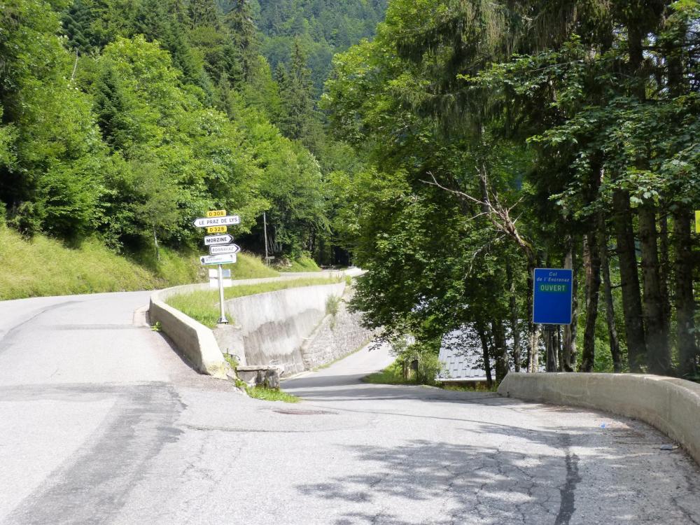 dans la descente de la Ramaz, la bifurcation vers le col d' Encrenaz