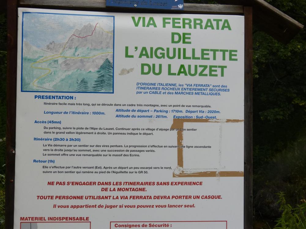 panneau d'information de la via de l' aiguillette du Lauzet