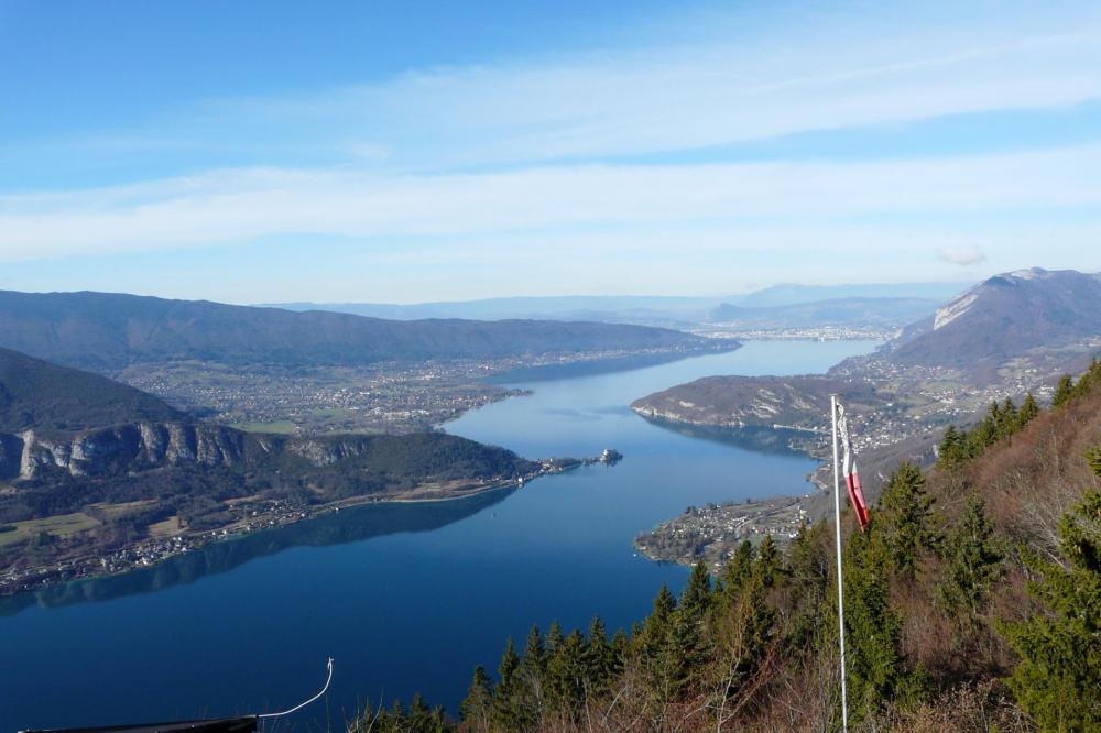 le lac d' Annecy depuis le col de la Forclaz