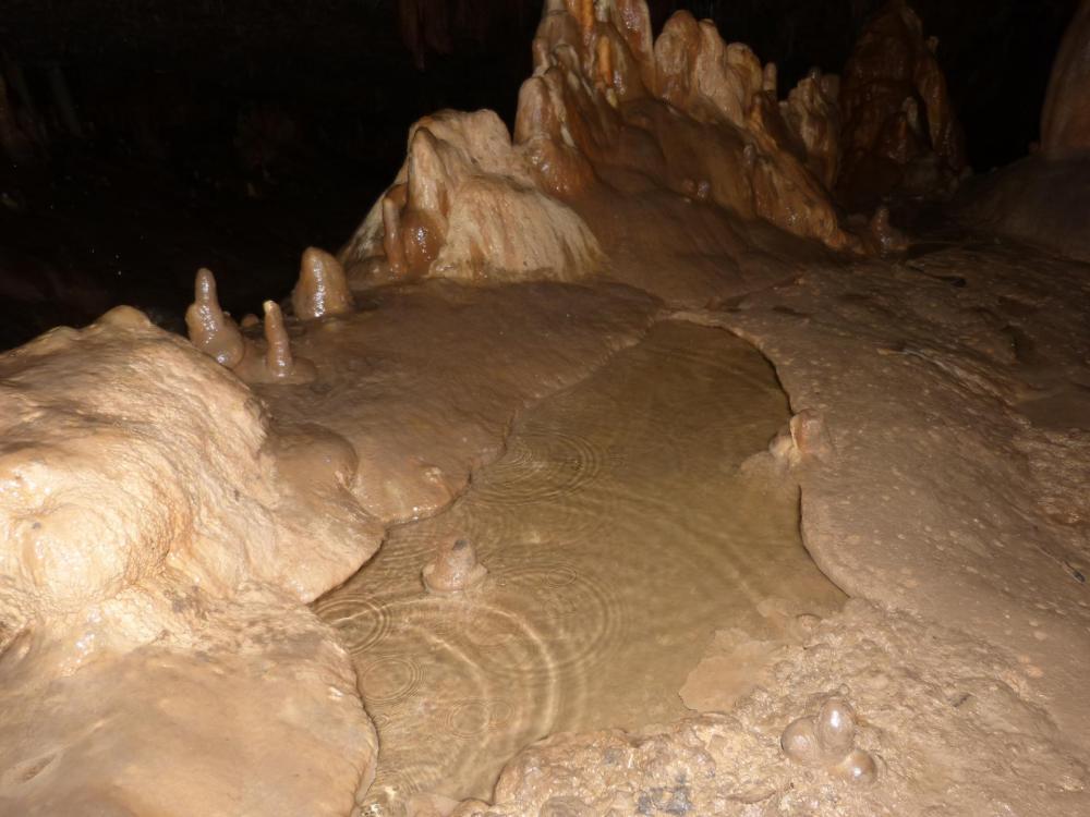 Encore un gour magnifique dans la caverne du Maure
