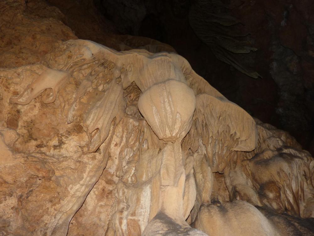 Caverne du Maure depuis Gornies