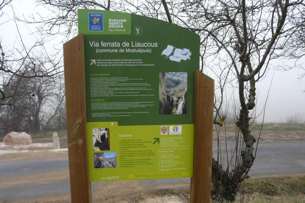 panneau d' info du site de Liaucous