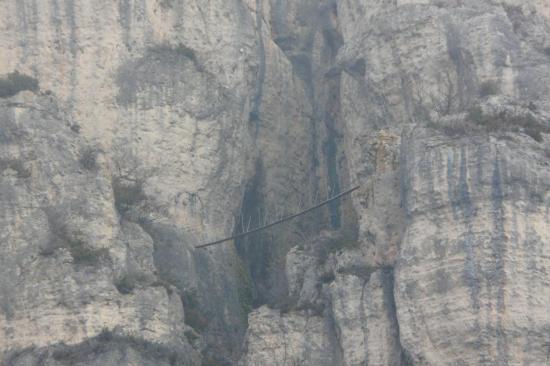 la passerelle de Liaucous vue d' en bas