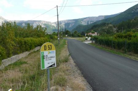 col du pas de la graille (montagne de Lure), bornes très appréciées !