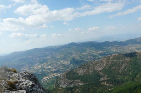 Vue sur la vallée (montagne de Lure)