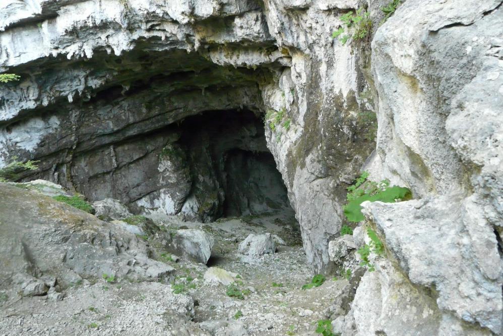 descente dans la grotte à Pabro