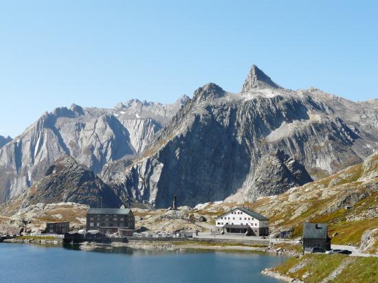 Col du grand St Bernard (Suisse) côté vers l'  Italie-2009