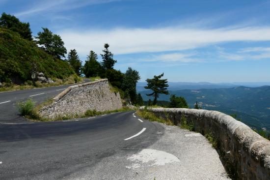 lacets du col du Pré la Dame près de  Villefort(Lozère)