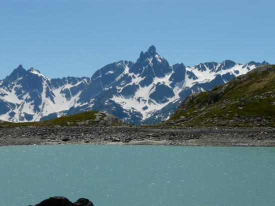 Pic de Belledonne depuis le lac de la Sagne-Isère-2009