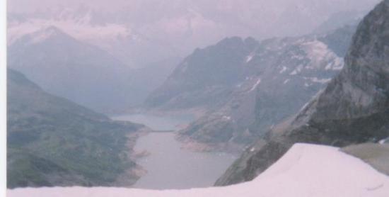 Lac d' Emosson sous le Ruan