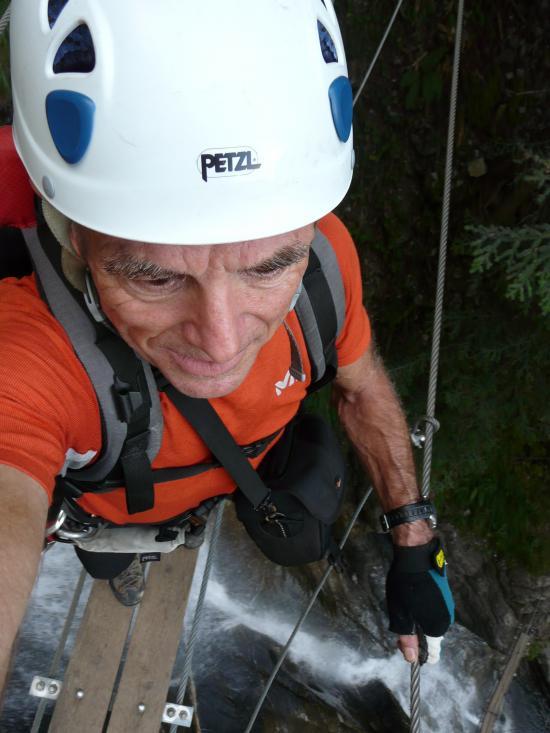 au dessus de la cascade-Champéry-2009