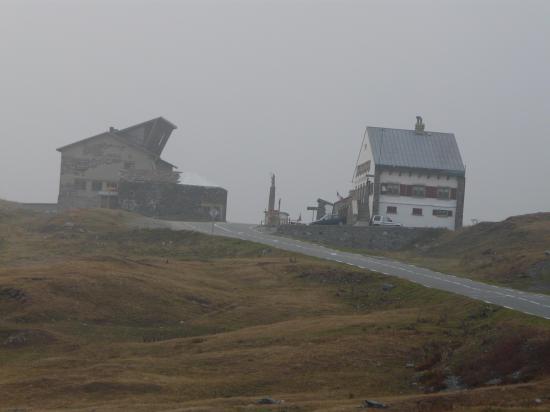 Col du petit st Bernard côté français