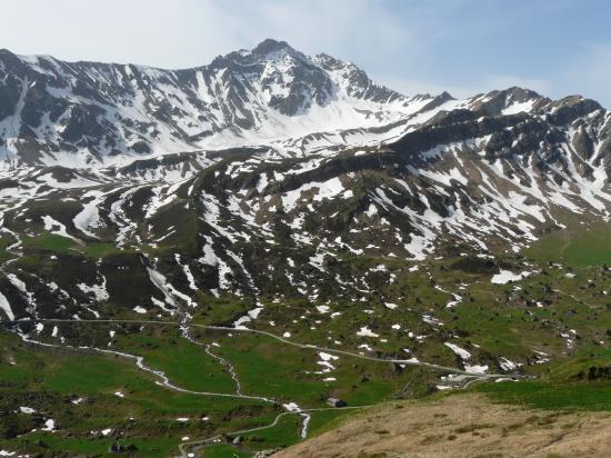 La route du Cormet de Roselend et le massif du Beaufortin