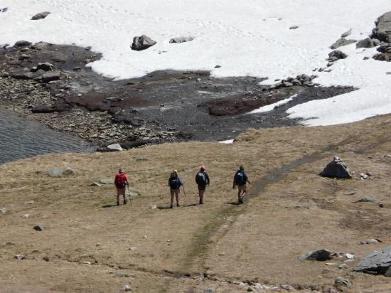 Retour de la randonnée des 7 Laux vers le Rivier d' allemont.