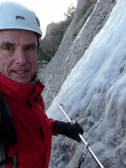 et maintenant barre et câble pris dans la glace ! Via du Claps