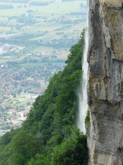 La chute de la cascade de l' Oule et un apperçu de l' ambiance de la via