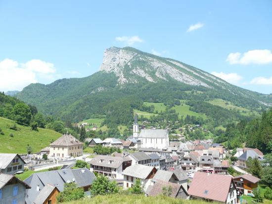 Saint Pierre d' Entremont et la roche Veyrand (via ferrata)