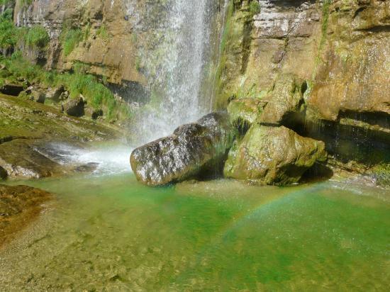 la chute de la grande cascade de l' Oule