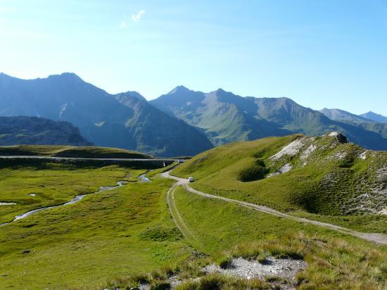 Bivouac col du galibier - autre point de vue - aout  2010