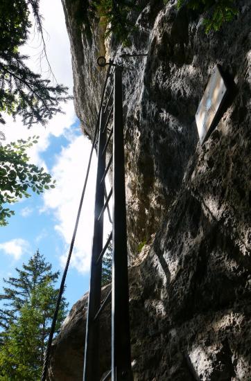 L' échelle de départ de la via ferrata d' Aillon le Jeune