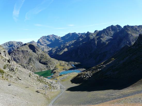 Descente vers les lacs Robert à Chamrousse