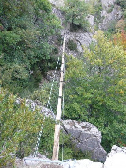 la seconde passerelle de la via de Rousses (48)