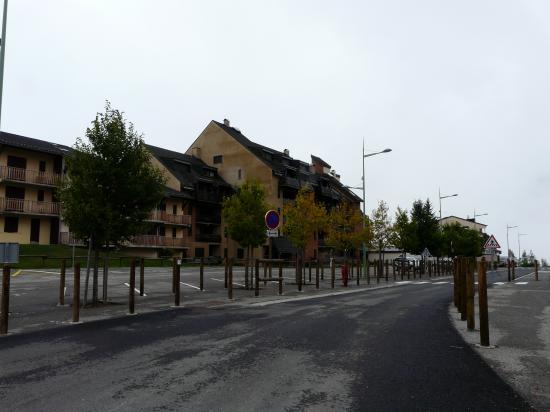 Ax les 3 domaines, quelques maisons à taille raisonnables ...