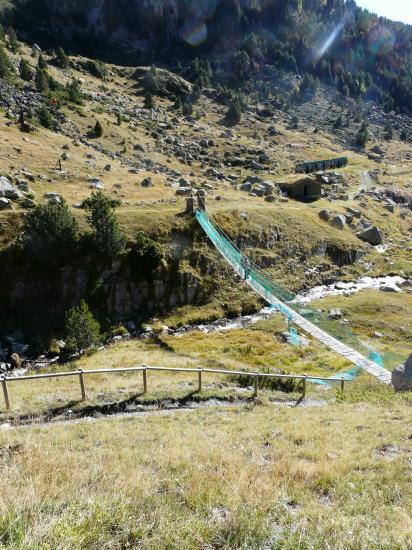 La passerelle d' accés randonneurs et ferratistes de Cortals d' Encan.