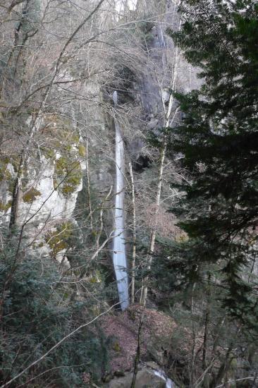 la grande cascade d' Angon