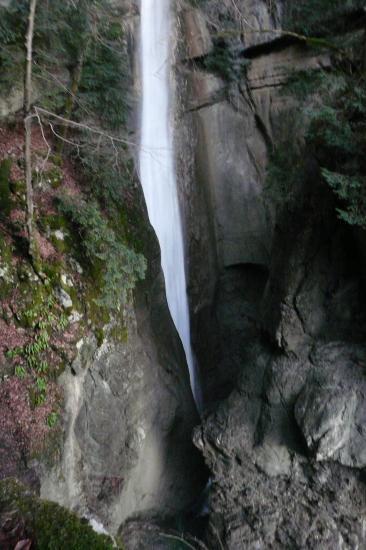 la grande cascade d'Angon