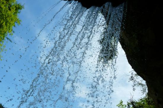 sous la cascade de la Doria