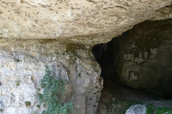 le départ de la via jules caret dans la grotte