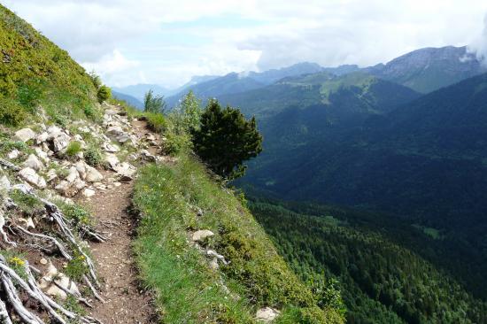 début du sentier suspendu aprés le habert de Chamechaude début du sentier suspendu aprés le habert de Chamechaude