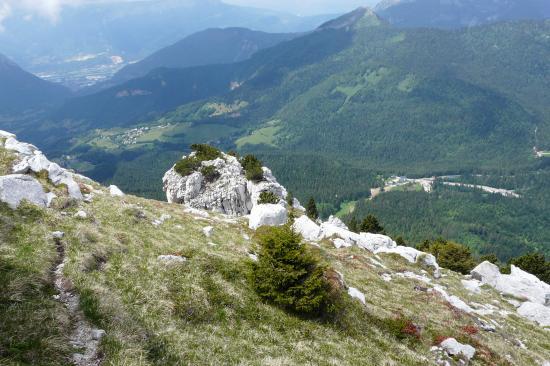 montée de chamechaude depuis la cheminée (en contrebas à gauche) montée de chamechaude depuis la cheminée (en contrebas à gauche)