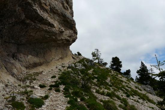 retour direct au col de porte depuis la brêche Arnaud ( suit la falaise de chamechaude)