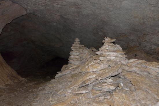 même sous terre il y a des cairns (trou du glas-dent de crolles)