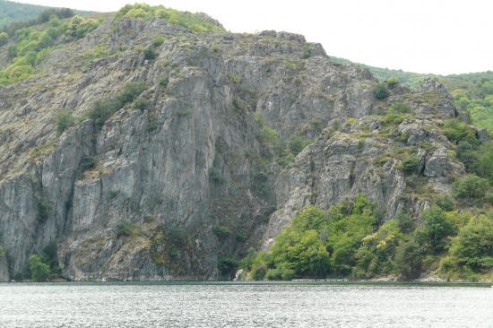 via de Castanet - lac de Villefort - lozère - vue d' ensemble