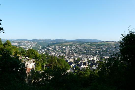 la ville de Mende depuis la montée jalabert (lozère)