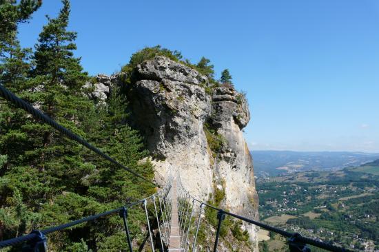 stationement au dessus de la via de La canourgue via ferrata de La canourgue